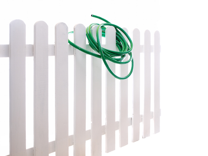 Cleaning Vinyl Fencing 
